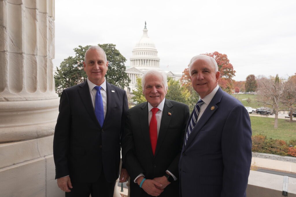 Miguel Uribe Londoño en Washington con congresistas