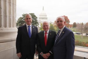 Miguel Uribe Londoño en Washington con congresistas
